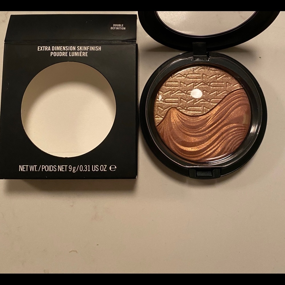 MAC Extra Dimension Skinfinish